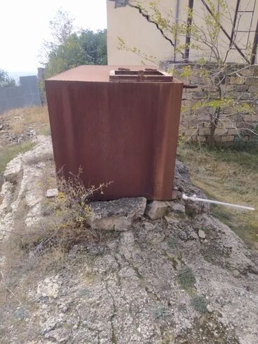 Baklar və çənlər: Metal su/yanacaq çəni - Material: qalın divarlı polad - Forma — 10