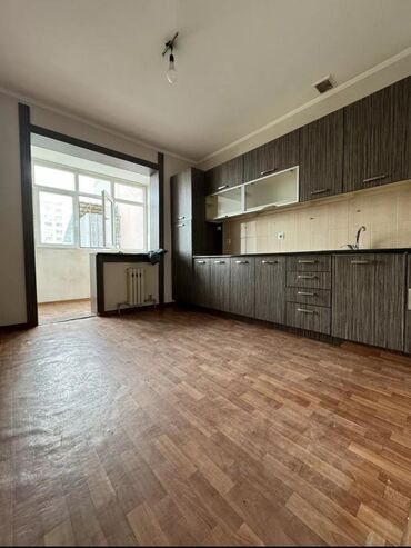 1 комнатная квартира улан: 3 комнаты, 77 м², Элитка, 1 этаж, Старый ремонт