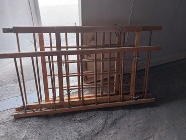 стульчик и кресло кочалка для кормления: Для девочки и мальчика, Б/у, Четырехугольная, Колыбель, С бортиками, Без матраса, Без механизма качания
