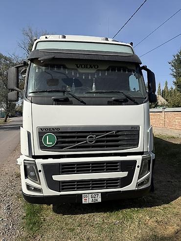 Тягач, Volvo, 2013 г., Тентованный
