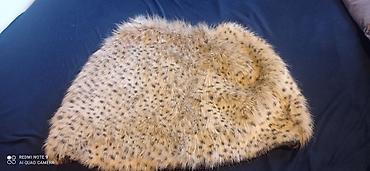 zensko mace: Elegantna krznena pelerina / kratki ogrtač sa upečatljivim leopard — 8