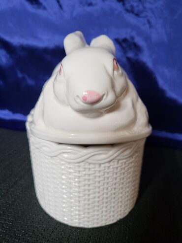 Kuhinjski setovi: Bombonijera nova,vintaz,zec. Sve na njoj odsjaj od svetla,nez — 4