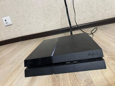 PS4 (Sony PlayStation 4): Playstation 4 fat 500г 2 диска Fifa 20 Horizon Zero Dawn и 1 игра на