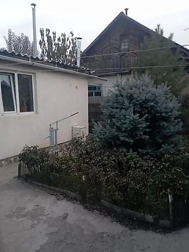 Продажа коттеджей и домов: Продается дом район молодая гвардия Васильева. В доме имеется 4 жилые — 4