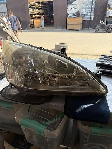 Фара передняя правая для автомобиля Toyota Prius (XW20, 2003–2009) at lalafo.kg Фара передняя правая для автомобиля Toyota Prius (XW20, 2003–2009)