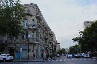 azadliq ev: Bakı, 6 otaqlı, Köhnə tikili, 240 kv. m — 1