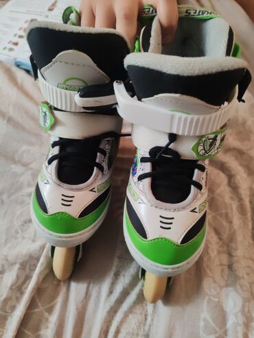 Maskalar, eynəklər: Uşaq üçün inline konki (Skates) Ölçü 31-35 - Rəng: ağ-yaşıl, qara