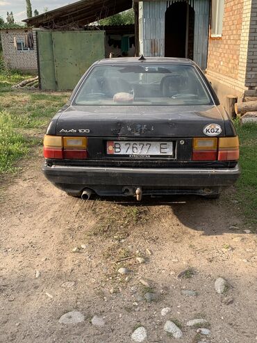 Audi: Audi 100: 1.8 л, Механика, Бензин