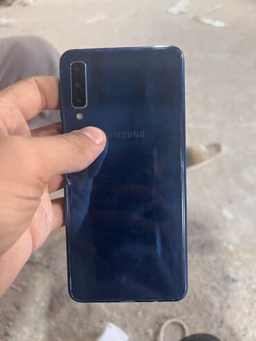 Samsung: Samsung Galaxy A7 2018, 128 ГБ, цвет - Синий, Битый