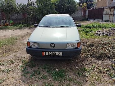 Volkswagen Passat: 1987 г., 1.8 л, Механика, Бензин, Седан