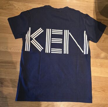 mantil muski kozni: KENZO Paris teget muška majica. Piše L velicina. Pazuh 49 cm, duzina