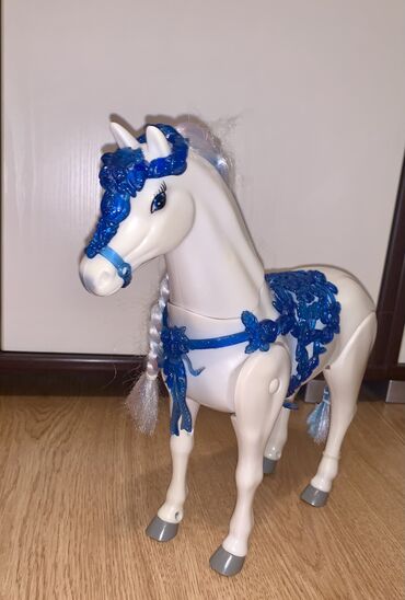slugterra igračke: Konj za Barbi princeze koji šeta Baterije su ukljucene, kao nov je