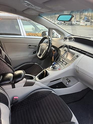 prius 2011: Toyota Prius: 2012 г., 1.5 л, Вариатор, Гибрид, Хэтчбэк — 4