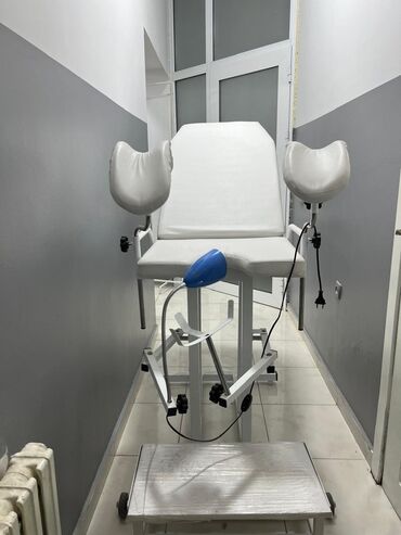 Медицинское оборудование: Продаю абсолютно новое гинекологическое кресло. Состояние нового