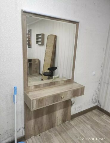 продаю газ плиту б у: Парикмахерские зеркала с настенными тумбами,продам за 6000 сом