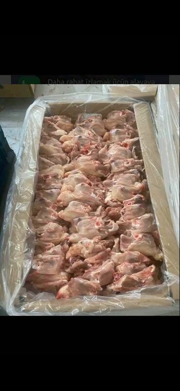 keci eti: Böyük həcmdə qablaşdırılmış təmizlənmiş toyuq əti. Bu məhsul qida