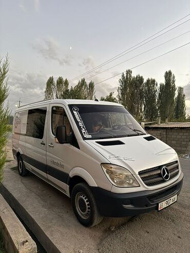 ала бука машина базар: Микроавтобус Mercedes-Benz Sprinter белого цвета, оснащенный