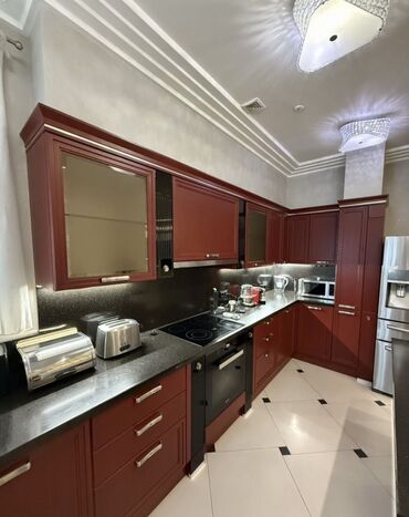 Кухонные гарнитуры: Итальянский б/у Кухонный гарнитур scavolini Состояние отличное 400000
