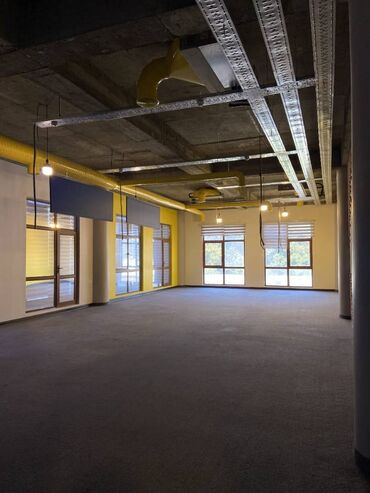 masazır yeni bakı: Nizami küçəsində AF Business House 4 mərtəbəsində 170 kv 1 otaqlı ofis