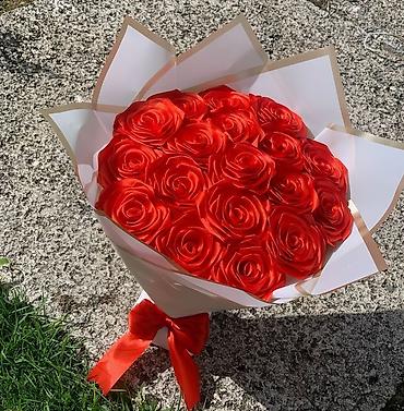 Ruža: Buket ruža od satena – ručno izrađene večno‑trajne ruže - Materijal — 3