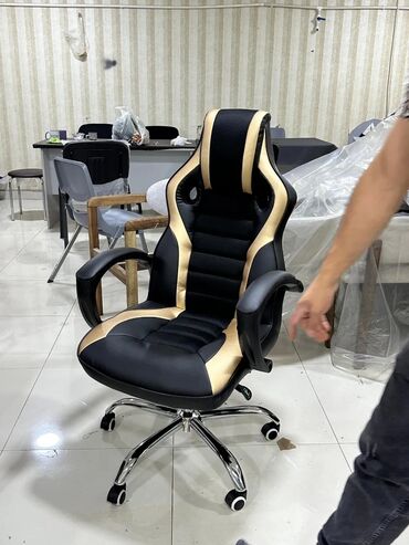 Ofis və oyun kresloları: Yeni, Təkərli, Qolları tənzimlənir, Dəri — 15