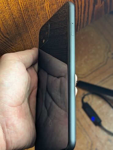 Google: Google Pixel 4 XL, Б/у, 64 ГБ, цвет - Черный, 1 SIM, eSIM — 4