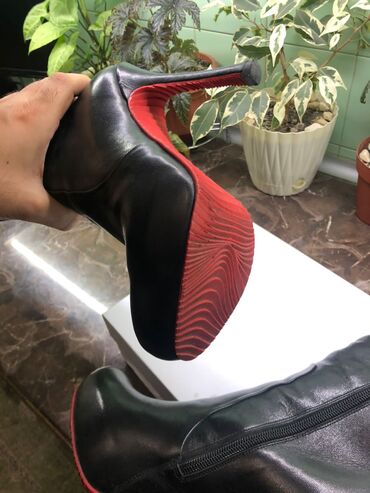 Çəkmələr: Çəkmə, Ölçü: 38, rəng - Qara, İşlənmiş — 12