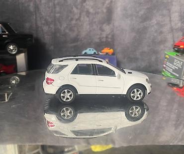 Avtomobil modelləri: Коллекционная модель Mercedes-Benz ML500 W164 white 2007 DeAgostini — 4