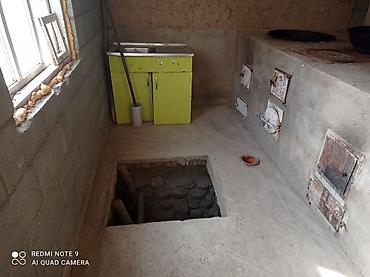 Продажа коттеджей и домов: Тихом и благополучном районе. Дом построен из жженого кирпича, воденой — 8