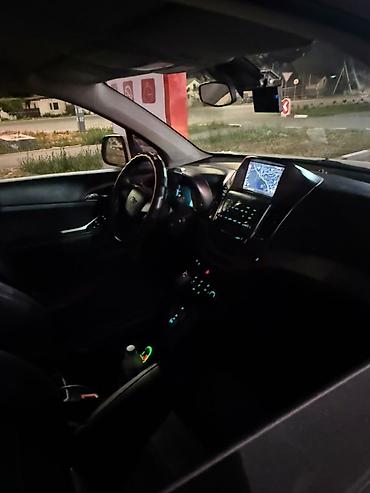 семиместная машина: Chevrolet Orlando: 2016 г., 2 л, Вариатор, Газ, Минивэн — 3