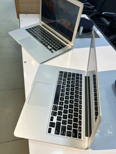 Комбинезоны: Macbook Air 13 / 2015 / 128GB / 8Ram Ideal veziyyetdedi. Cizigi bele