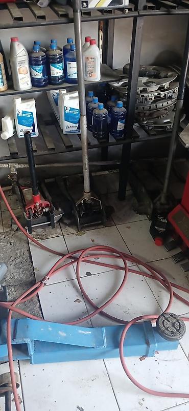 zergerlik avadanliqlari: Avtomobil şin servisi üçün komplekt avadanlıq satılır: - Şin — 4
