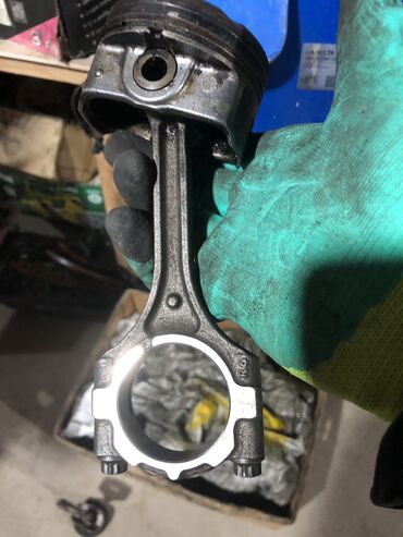 Motor üçün digər detallar: Avtomobil üçün ehtiyat hissələri paketi Tərkib: - Qaz paylayıcı — 21