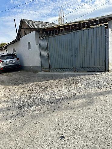 пол жуугуч швабра: 🏡 Продаётся дом барачного типа в Бишкеке! 📍 Свердловский район ✨ — 9