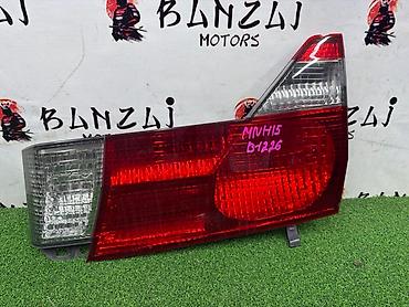 Задний правый стоп-сигнал Toyota 2002 г., Б/у, Оригинал, Япония at lalafo.kg Задний правый стоп-сигнал Toyota 2002 г., Б/у, Оригинал, Япония