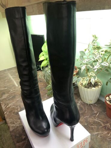 Çəkmələr: Çəkmə, Ölçü: 38, rəng - Qara, İşlənmiş — 10