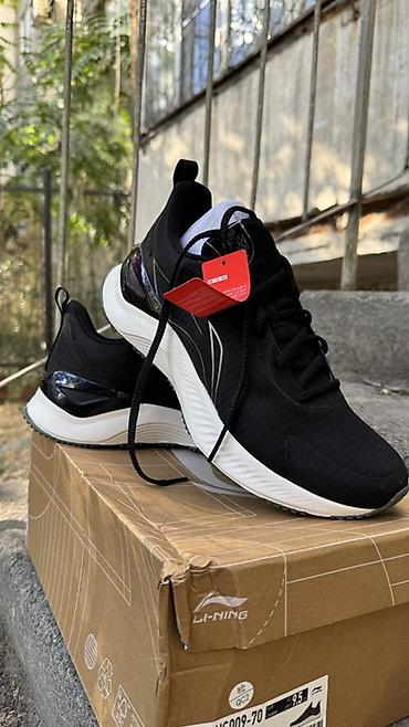 Мужская обувь: Кроссовки Li-Ning (на коробке — размер US 9.5) - Модель — 2