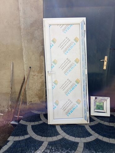 seyf qapi: PVC qapı və kiçik pəncərə çərçivəsi Məhsul təsviri: - Material: PVC