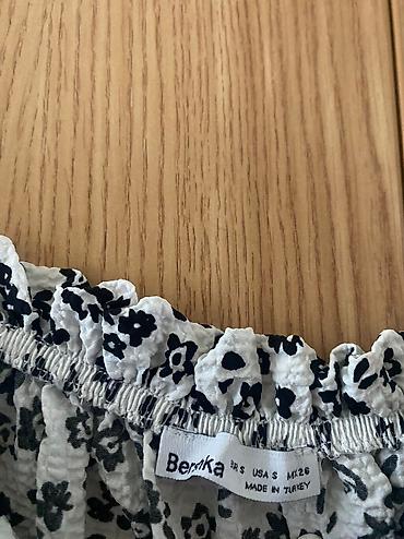 gdje kupiti perje za haljinu: Bershka bela haljina na bretele S velicina u odličnom stanju par puta — 4