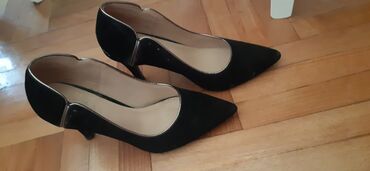 Salonke: Salonke, 36 — 9