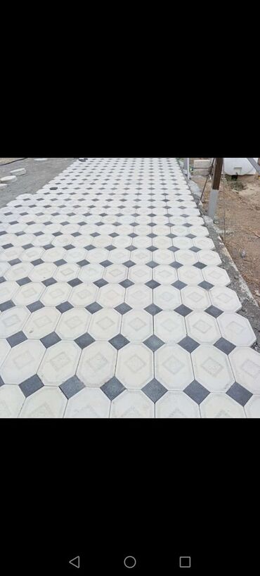 Tamet: Müxtəlif çalarlarda olan beton plitələrdən hazırlanmış səki örtüyü -da lalafo.az — 27 Tamet: Müxtəlif çalarlarda olan beton plitələrdən hazırlanmış səki örtüyü — 27