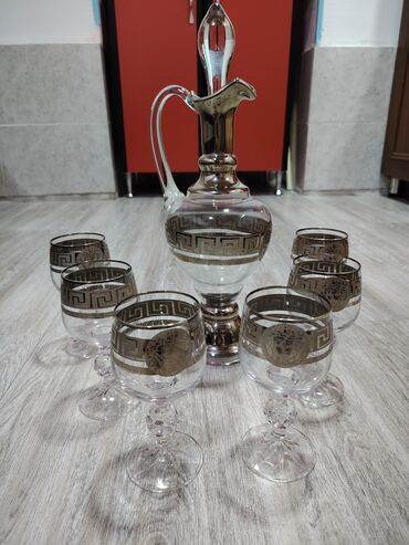 Mətbəx aksesuarları: Satılır. İşlənməyib. Təzədir. Qrafin və 6bakal.Ünvan Xırdalan