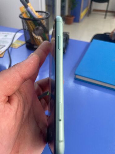 Apple iPhone: IPhone 11, 64 GB, Face ID — 3