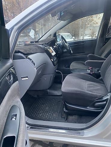 Toyota: Toyota Ipsum: 2001 г., 2 л, Автомат, Бензин, Минивэн — 8