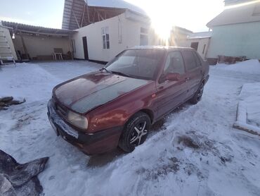 баткен машине: Volkswagen Vento: 1992 г., 1.8 л, Механика, Бензин, Седан