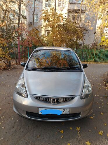 колф 3: Honda Fit: 2004 г., 1.3 л, Автомат, Бензин