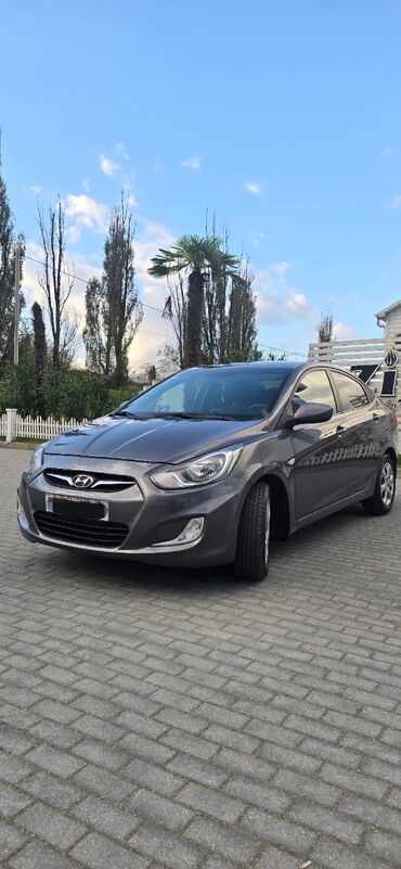 Hyundai: Hyundai Accent: 1.4 l | 2012 il Sedan — 1