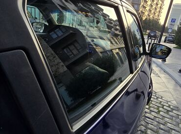 Nissan: Nissan Juke, tünd mavi rəng, şəhər krossoveri. Xüsusiyyətlər və — 29