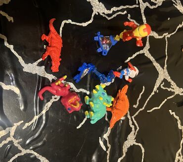 ağ şalvar: Ghost Spiderlə barter edən varsa yazsın