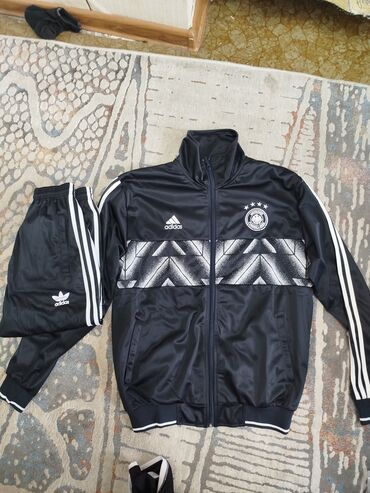 купить горнолыжный костюм мужской: Мужской спортивный костюм, 2XL (EU 44), Adidas, Новый, цвет - Черный, Самовывоз